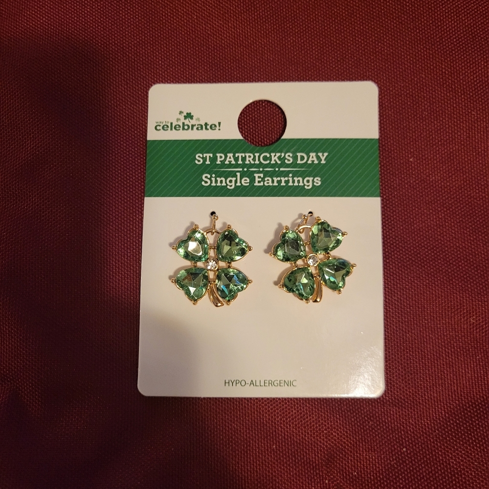 Green Shamrock Clover Stud Earrings